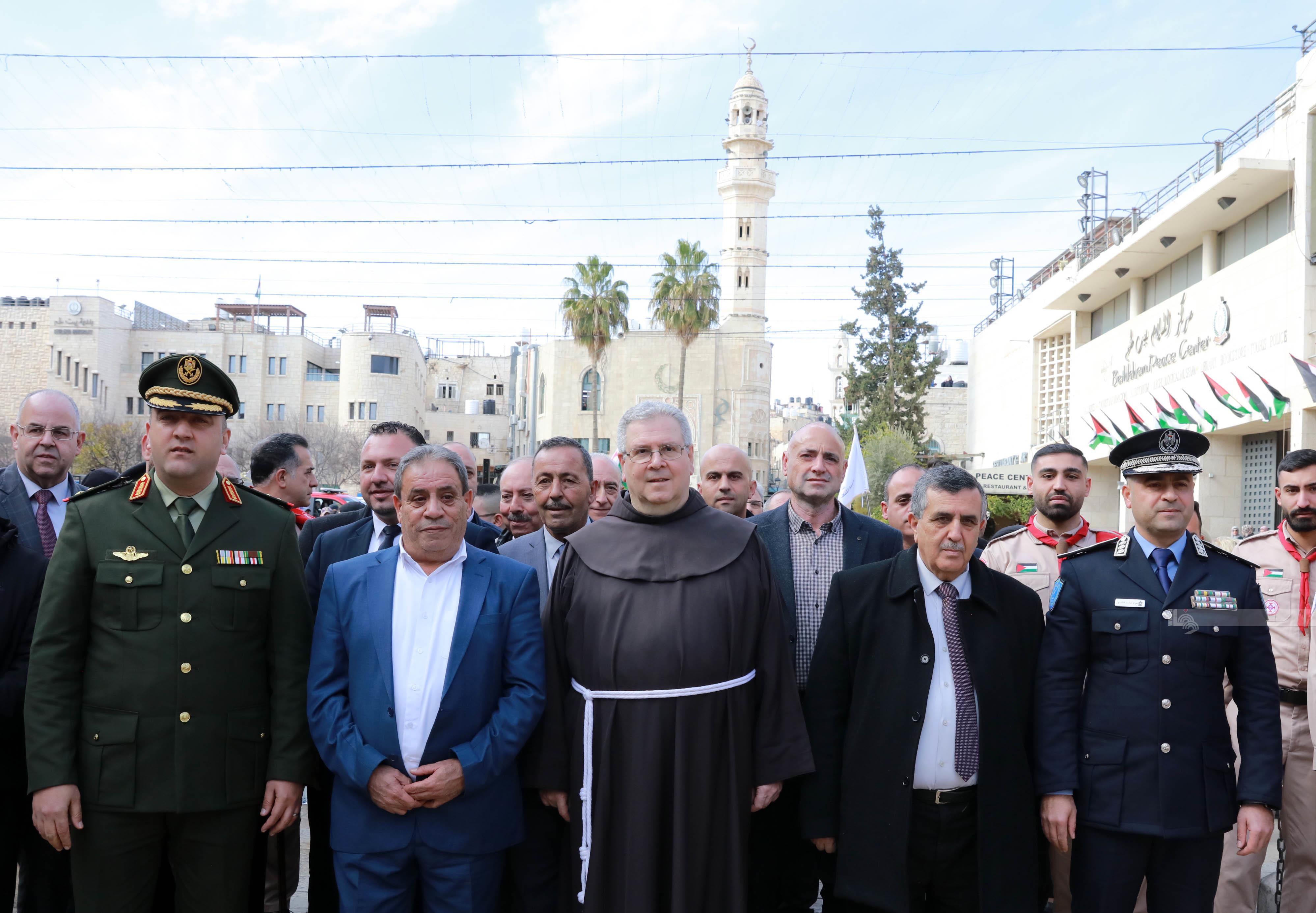 جانب من وصول الموكب (تصوير: أحمد مزهر/وفا)